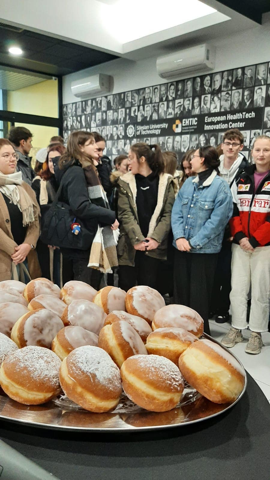 800 pączków na 80-lecie Politechniki Śląskiej